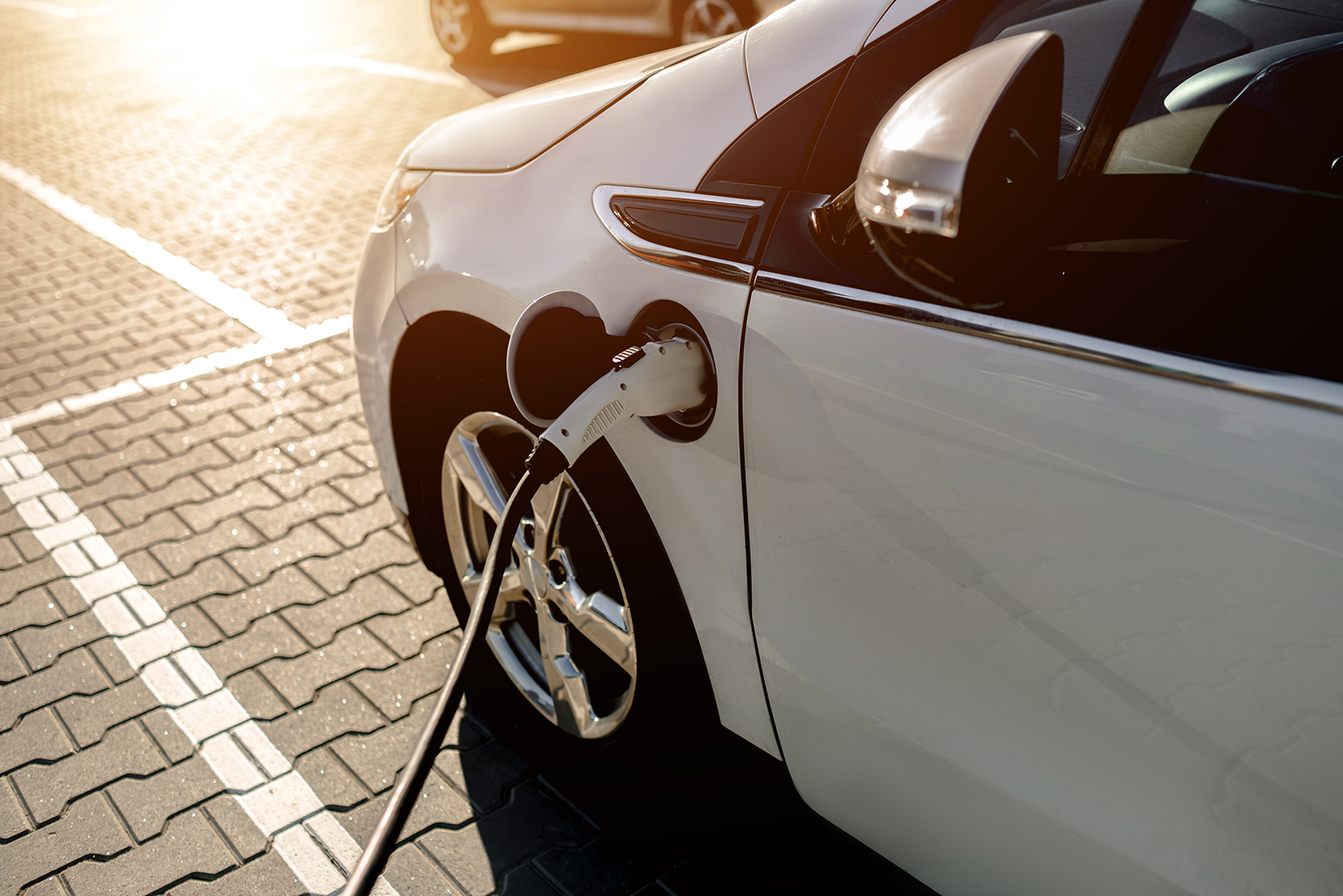 The idea is to use a connected fleet of electric vehicles to transport power from generators to consumers equipped with bidirectional charging interfaces.