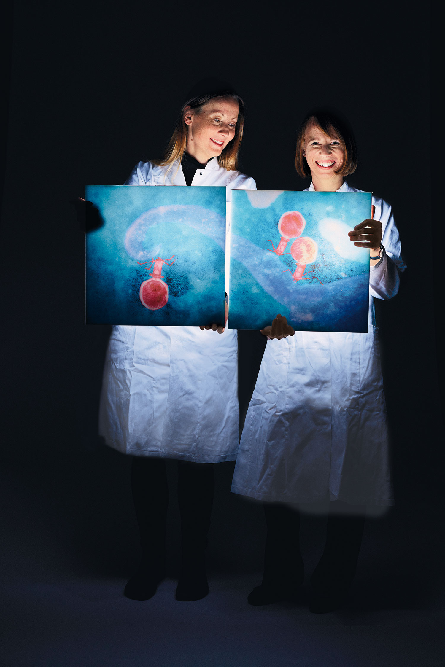 Dr. Dorothee Winterberg (l.) und Dr. Franziska Dahlmann vom Fraunhofer ITEM