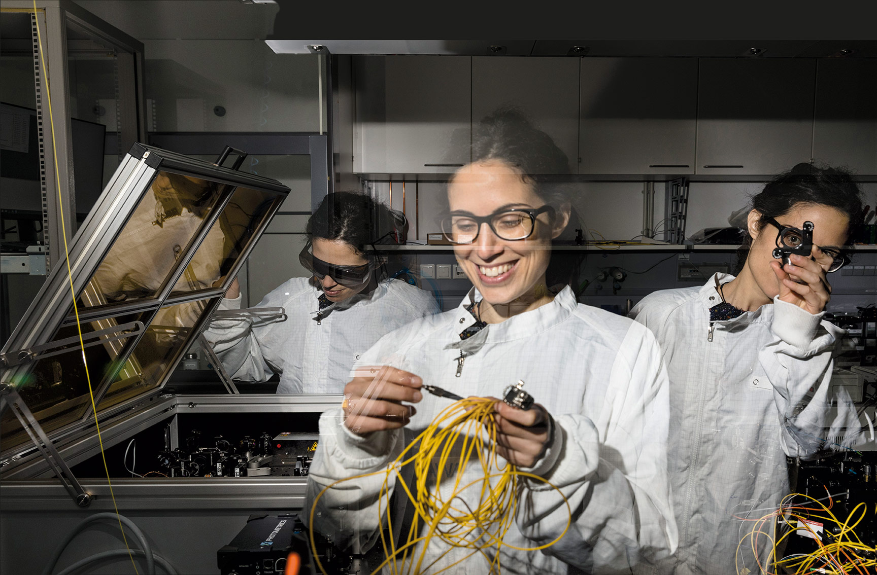 Marta Gilaberte Basset arbeitet in ihrem Labor an neuen Technologien für angewandte Quantenbildgebung.