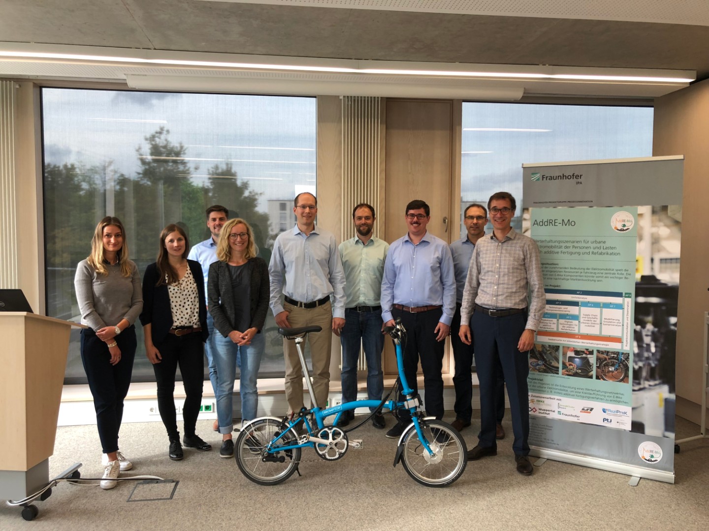 Die Projektpartner beim Kick-off-Treffen in Bayreuth (v.l.): Natalia Morkwitsch (O.R. Lasertechnologie GmbH), Carina Koop (Wuppertal Institut), Christopher Häfner (Fraunhofer IPA), Laura Jantz-Klinkner (Umweltcluster Bayern), Philipp Walczak, Abraham Flothow (Electric Bike Solutions GmbH), Jan Koller, Oliver Oechlse, Professor Frank Döpper (Fraunhofer IPA).