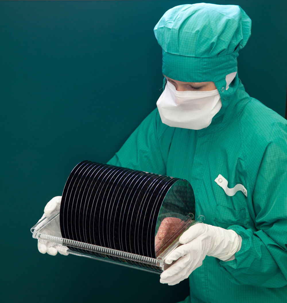 Bild: Mitarbeiterin im MST Lab & Fab