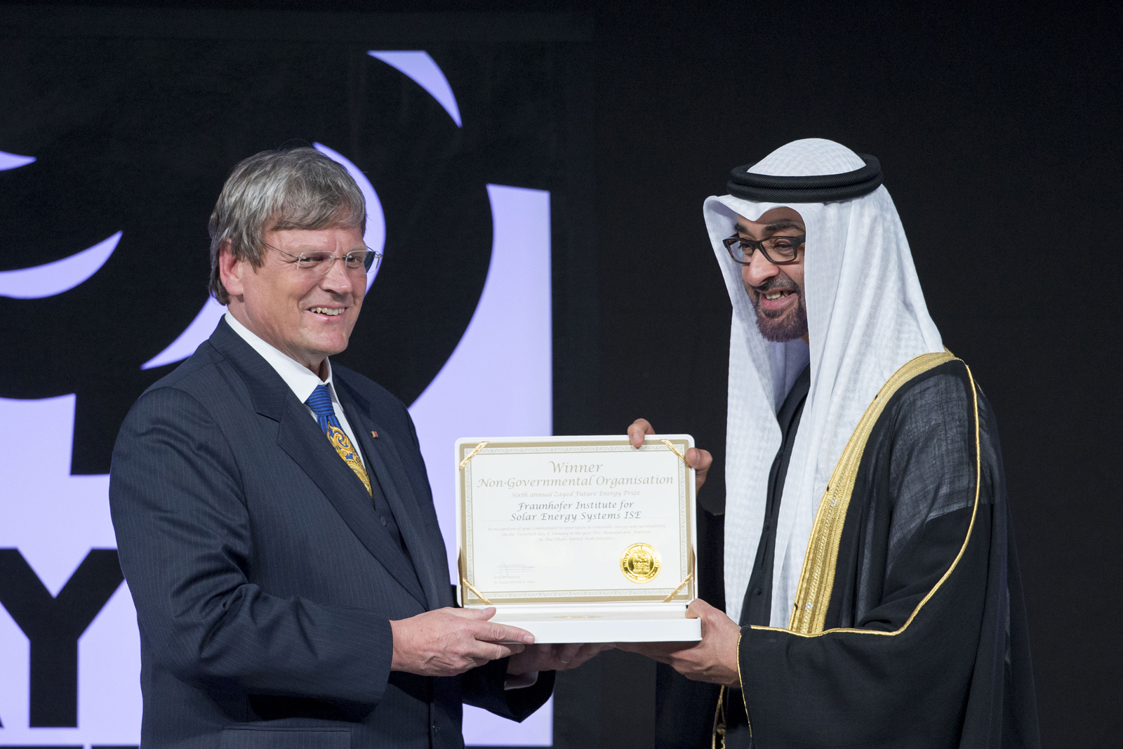 Fraunhofer-Solarforscher erhalten den hochdotiertenZayed Future Energy Prize 2014