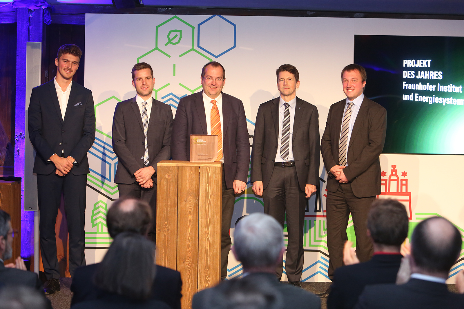 Das Stensea-Projektteam hat am 30. November 2017 in Hamburg den „German Renewables Award“ des Cluster Erneuerbare Energien Hamburg (EEHH) entgegengenommen.