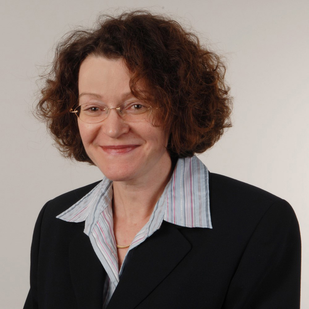 Dr. Sabine Amberg-Schwab ist promovierte Chemikerin und Leiterin der Abteilung Barriere- und Multifunktionsschichten.