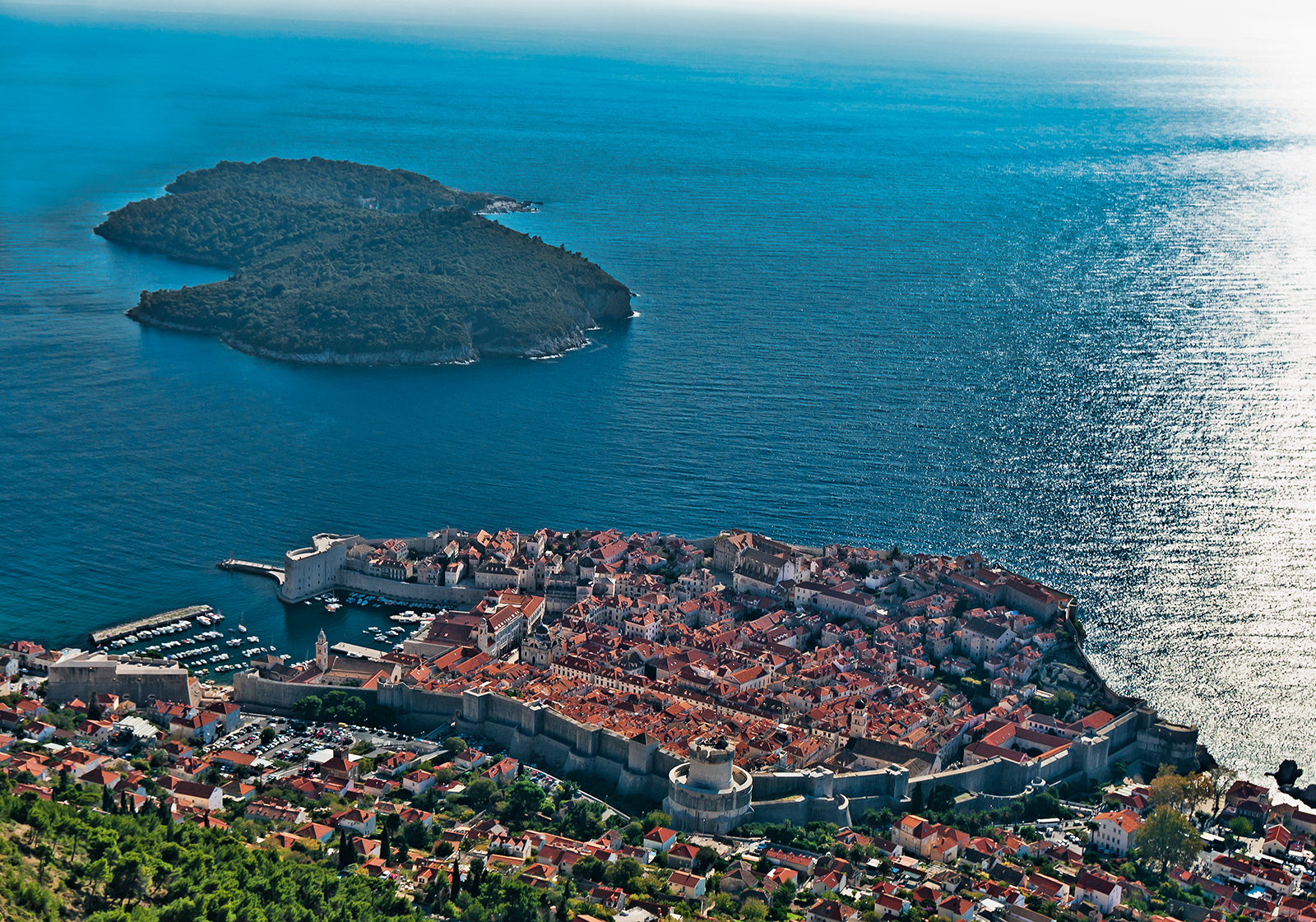 Die Küste Dubrovniks soll dank dem Projekt SeaClear künftig von Unterwassermüll befreit werden.