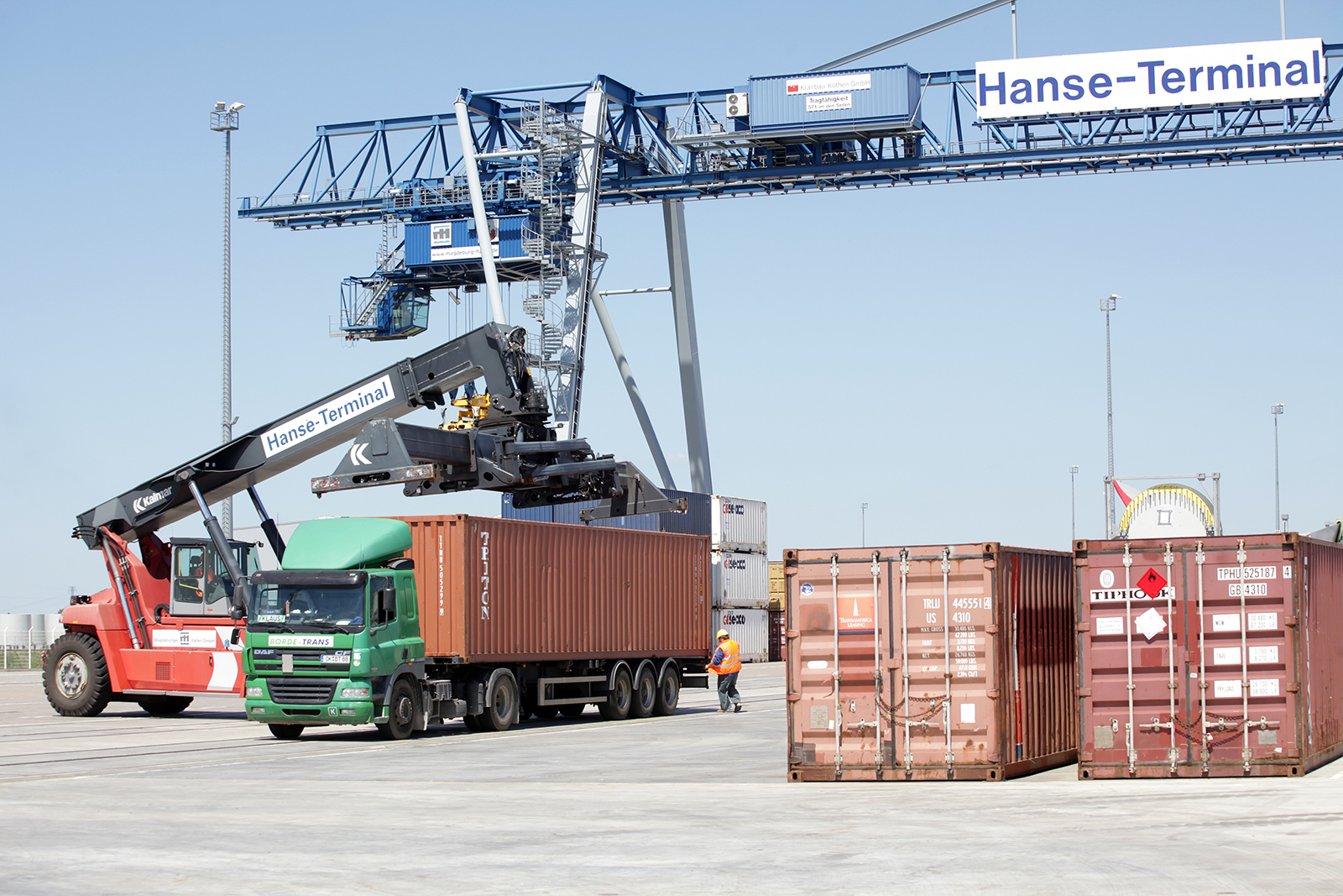 Auch im Magdeburger Hafen werden in der Zukunft Automatisierungslösungen Einzug halten.