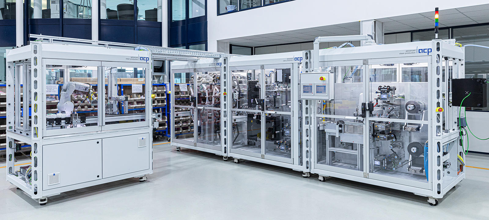 Innovative Forschungs- und Entwicklungsplattform: Format- und designflexible Wickelanlage