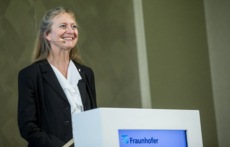 Ruth Houberts erhält 2016 den Fraunhofer Gründerpreis 