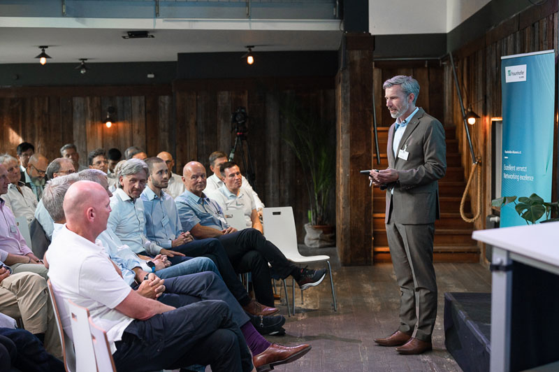 Viktor Deleski, Learning Professional bei Fraunhofer Academy und Moderator des Abends. 