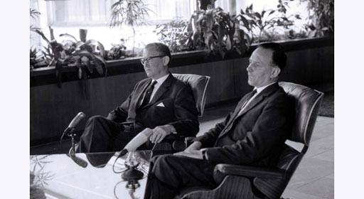 Mitgliederversammlung 1965 - Interview Bayerisches Fernsehen - Prof. Kollmann, Prof. Rawer (v.l.n.r.)