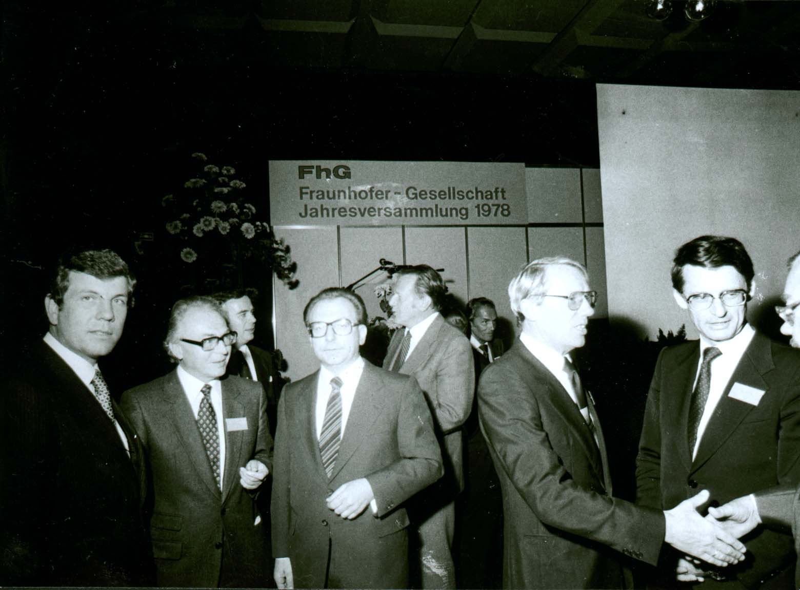 Jahrestagung 1978 - Bundesminister für Forschung und Technologie Volker Hauff, Fraunhofer-Präsident Heinz Keller, Ministerpräsident von Baden-Württemberg Lothar Späth, Fraunhofer-Vorstandsmitglieder Eberhard Schlephorst und Hans-Ulrich Wiese (v.l.n.r. )