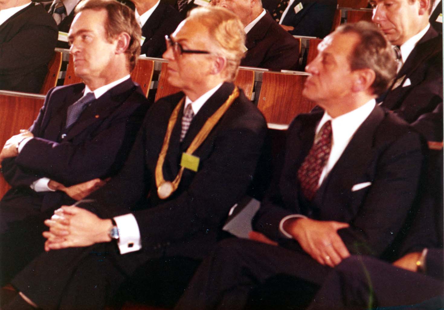 Fraunhofer-Jahrestagung 1977 - Ministerpräsident Rau, Fraunhofer-Präsident Dr. Keller, Bürgermeister Hönig (v.l.n.r.)