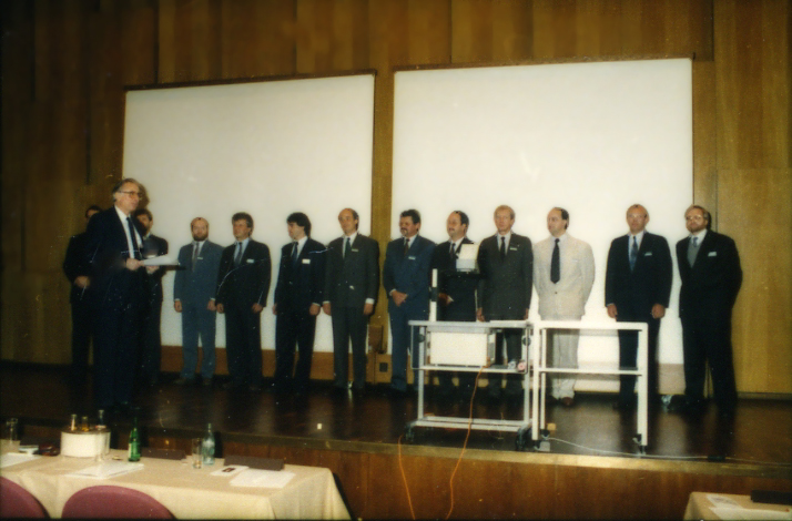 Die Preisverleihung der Joseph-von-Fraunhofer-Preise 1991 fand auf der Jahrestagung in Saarbrücken statt.  Preisträger des Joseph-von-Fraunhofer-Preises:  Franz Cepl, Hans Hauer, Armin Deierling vom Fraunhofer-Institut für Integrierte Schaltungen IIS-A für ein monolithisch integriertes Einseitenband- Sende- und Empfangsmodul zur Realisierung eines dezentralen Sprach- und Signalübertragungssystems