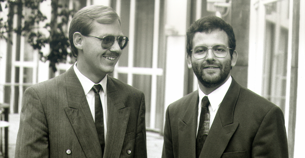Joseph-von-Fraunhofer-Preisverleihung 1990 in Bremen: Preisträger Volker Ziegler und Bernd Volkwein vom Fraunhofer-Institut für Mikroelektronische Schaltungen und Systeme IMS