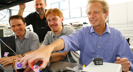 Wissenschaftspreis des Stifterverbandes für (vlnr): Dr. Peter Dannberg, Dr. Andreas Bräuer, Dr. Sergey Kudaev, Dr. Peter Schreiber vom Fraunhofer IOF. 