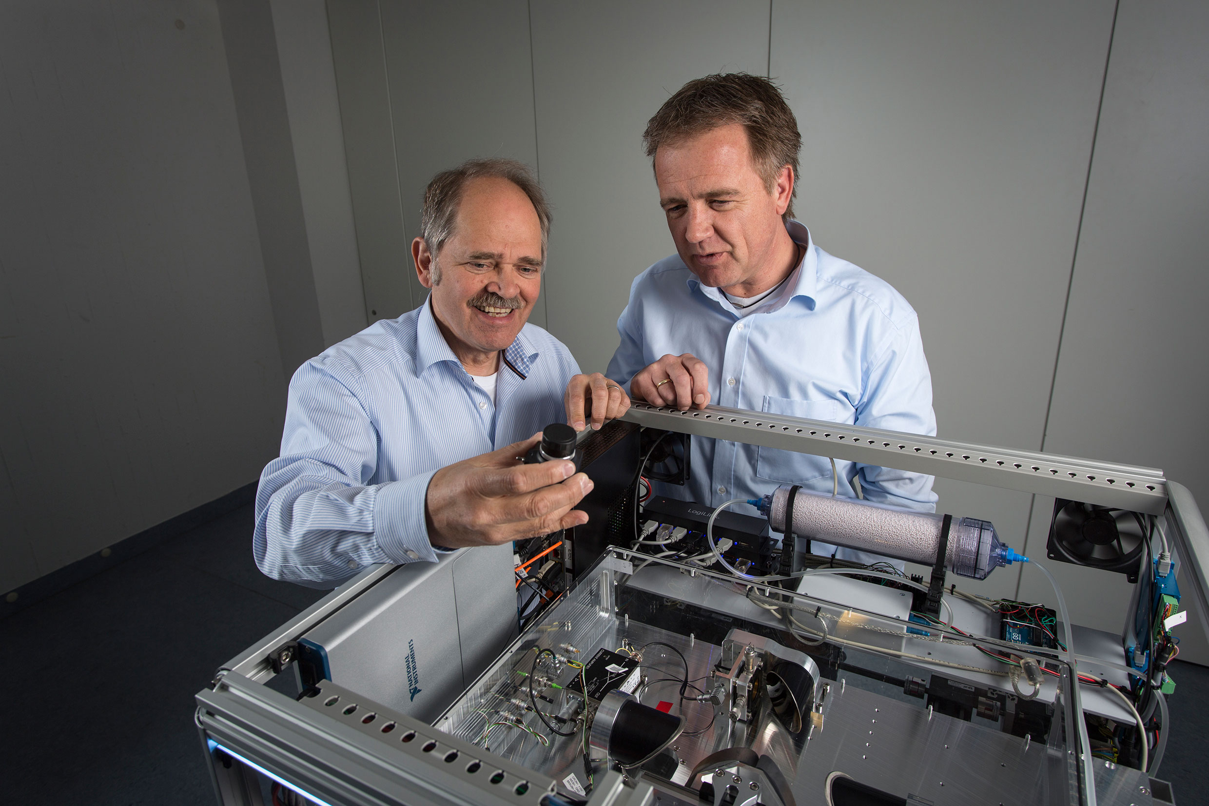 Joseph-von-Fraunhofer-Preisträger 2014: Professor René Beigang und Thorsten Sprenger (v.l.n.r.) 