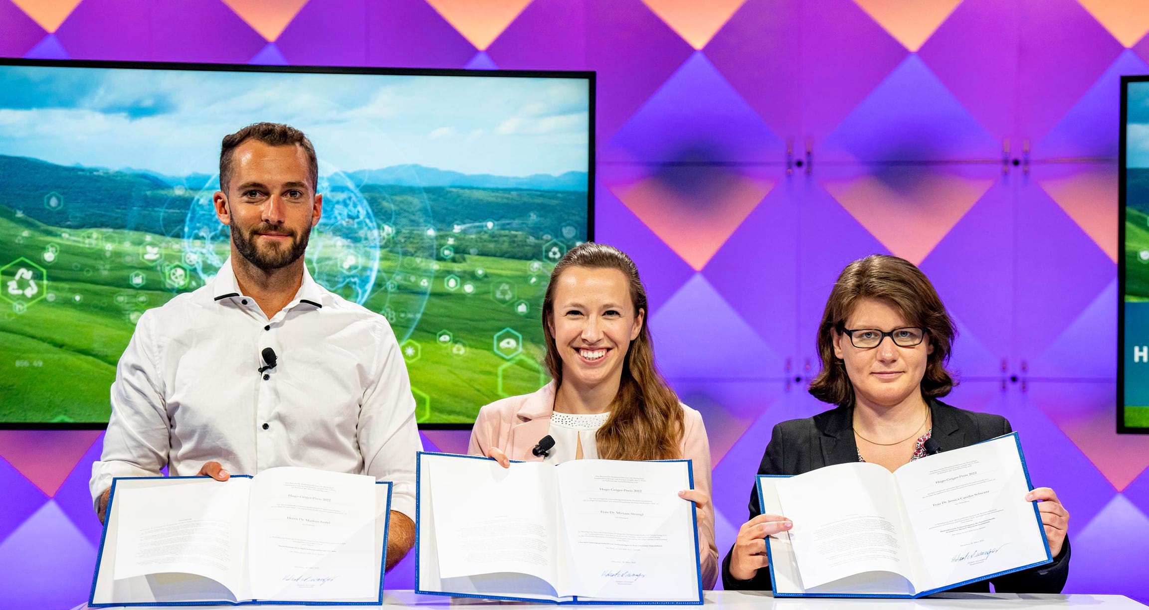 Die Preisträger des Hugo-Geiger-Preises 2021: Dr. Markus Feifel, Dr. Miriam Strangl, Dr. Jessica Schwarz.