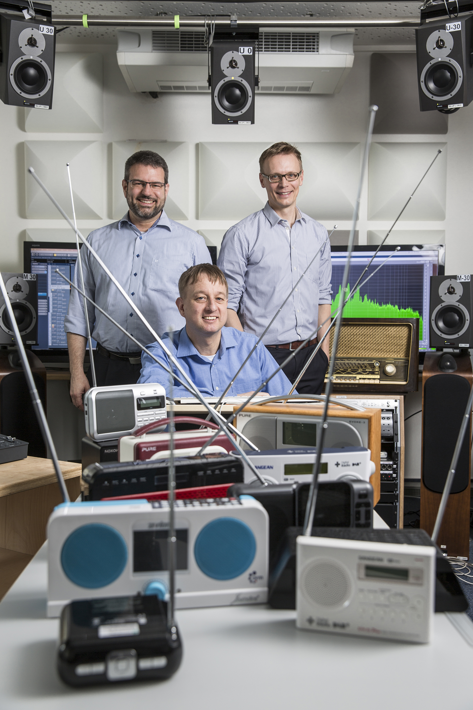 In order to help digital radio make a worldwide market breakthrough, Alexander Zink, Martin Speitel and Max Neuendorf (from the left) developed technologies for the entire broadcast chain.