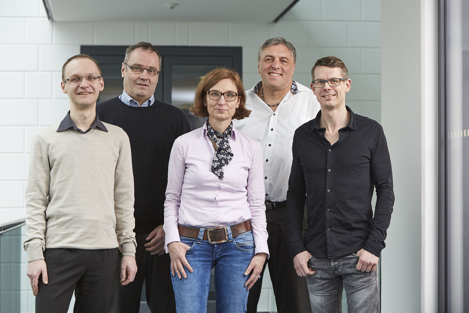 The new technology concept enables elderly people to live in their own four walls with a maximum of security and privacy. The System was developed by Cornelius Moucha, Rolf van Lengen, Anne Gebert, Bernd Klein, Mario Schmitt (from the left). 