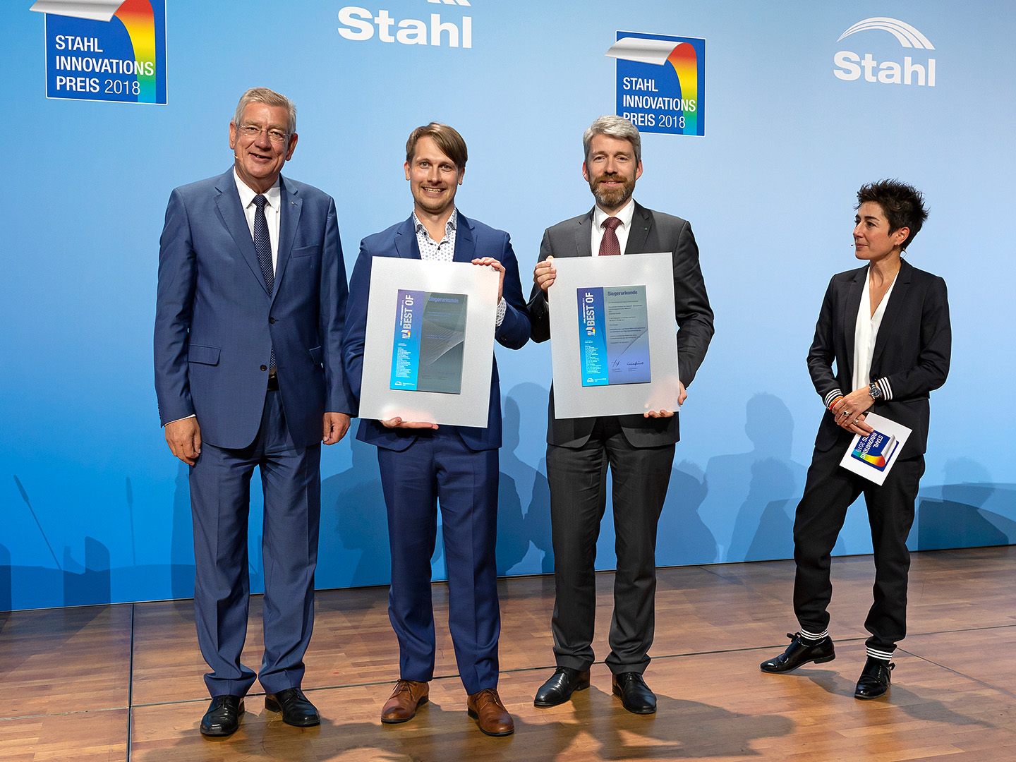 Dr. Johannes Grob (2nd from left), Executive Board of TURBONIK GmbH, and Prof. Christian Doetsch, Head of the Energy Division at Fraunhofer UMSICHT, accepted the Stahl-Innovationspreis 2018.