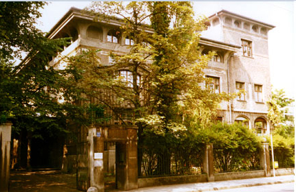 The main building of the Fraunhofer headquarters in Romanstraße in Munich&#39;s Nymphenburg district, spread over nine buildings.