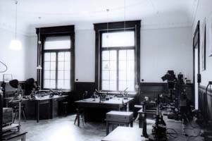 View into the laboratory of the Institute for Applied Microscopy, Photography and Cinematography IMPK