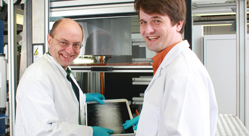 Joseph von Fraunhofer Prize 2008: Dr. Jörn Probst and Dipl.-Ing. Walther Glaubitt from the Fraunhofer Institute for Silicate Research ISC