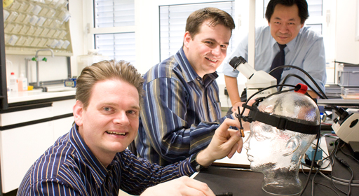 Joseph von Fraunhofer Prize 2008: Dr. Ingo Krisch, Michael Görtz und Dr. Hoc Khiem Trieu from the Fraunhofer Institute for Microelectronic Circuits and Systems IMS.