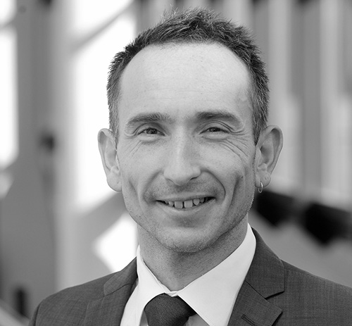 Dr. Bernd Jungbluth