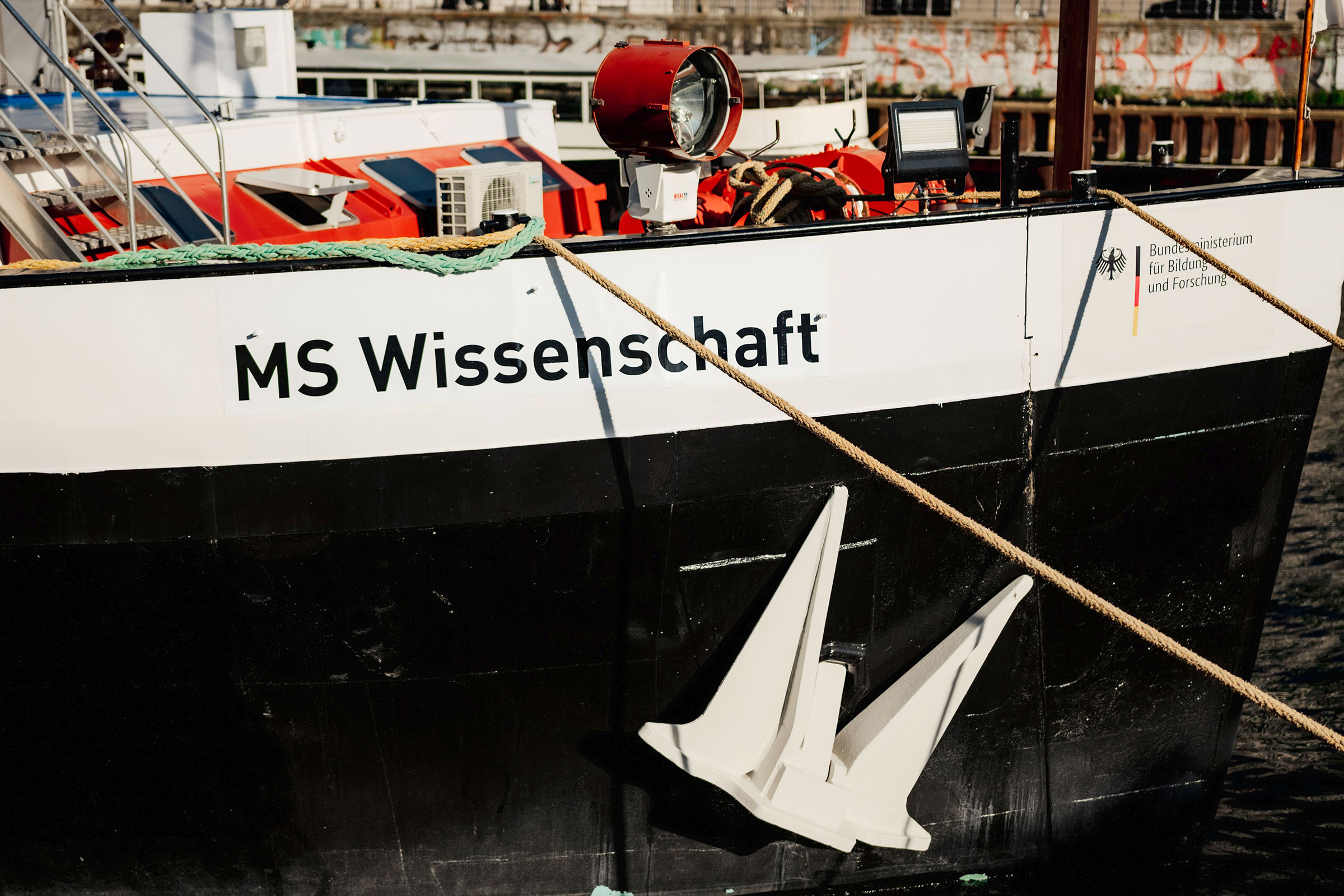 MS Wissenschaft Außenansicht der MS Wissenschaft