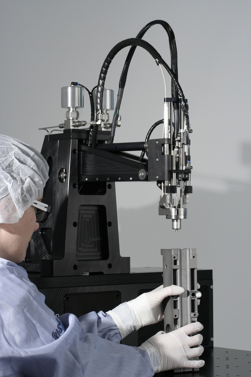 Deep cleaning with carbon dioxide