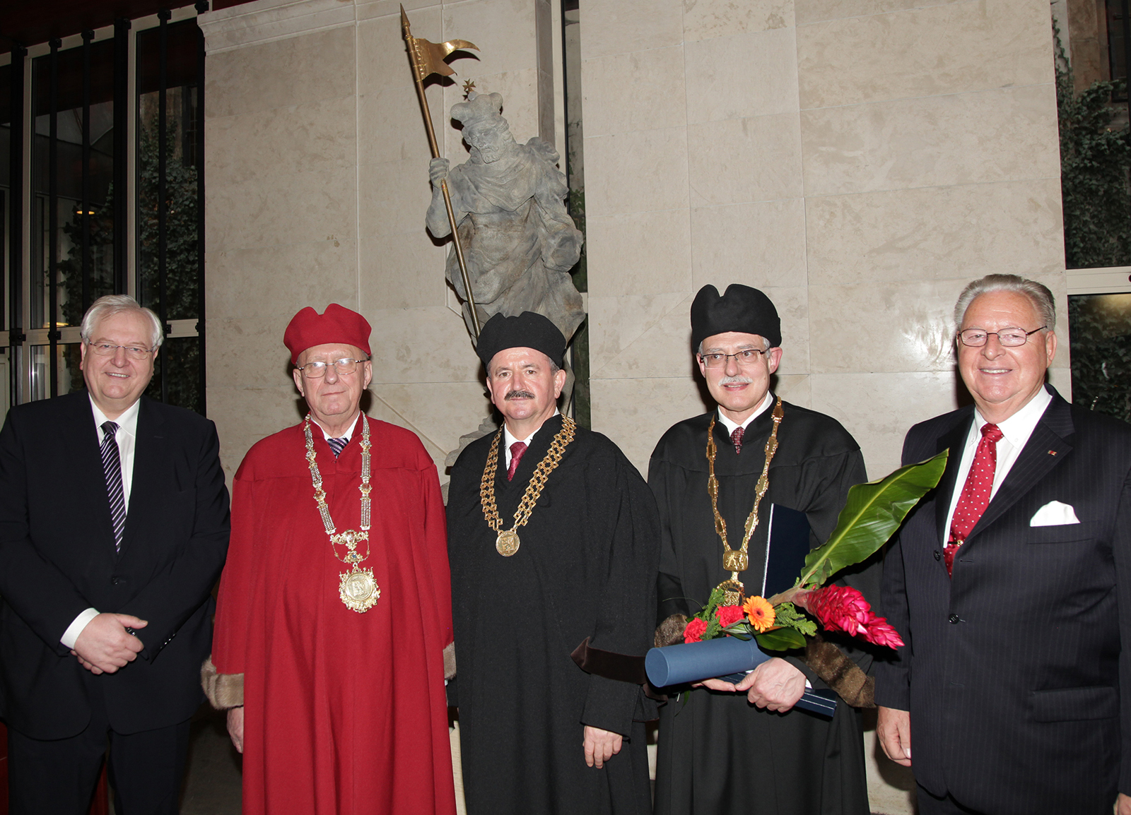 President of the Fraunhofer-Gesellschaft receives honorary doctorate from Czech Technical University in Prague