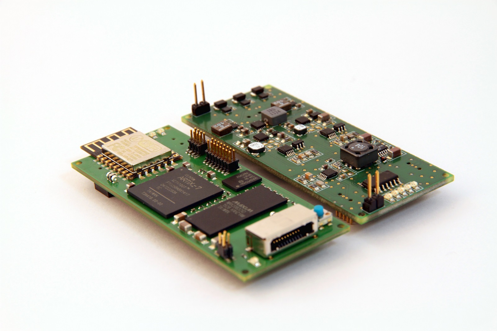 Measurement circuits on the left, power supply on the right: Fraunhofer technological excellence is at the heart of the PRIMSA portable test system.