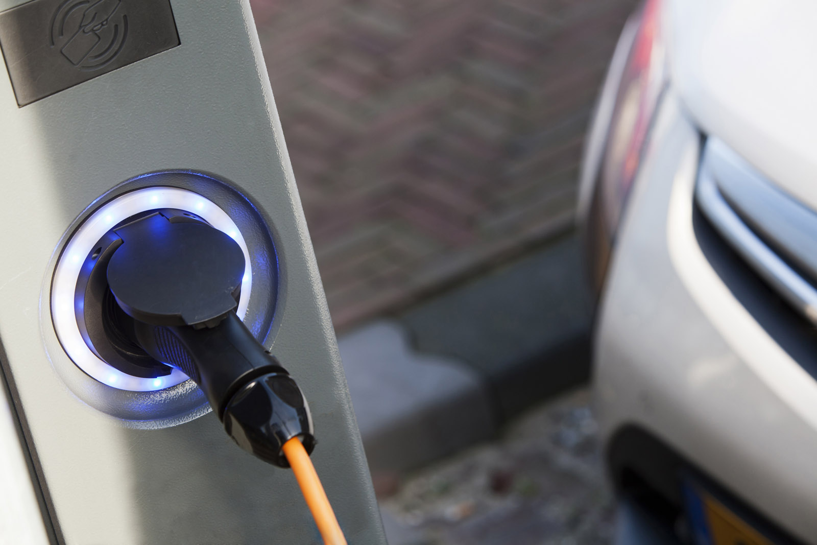 Security vulnerabilities plague the charging process of electric cars; unsecure charging cards can be abused.