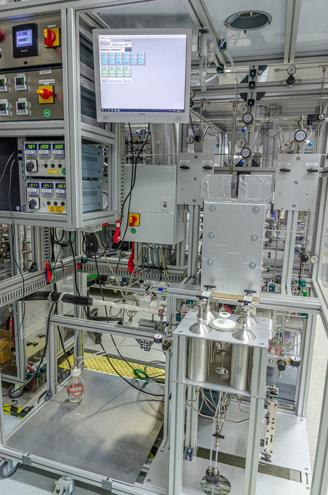 Catalytic converter test rig: This is used to test all the functions of a catalytic converter, as well as its efficiency in waste gas purification. Fraunhofer IMM has a total of nine test rigs.