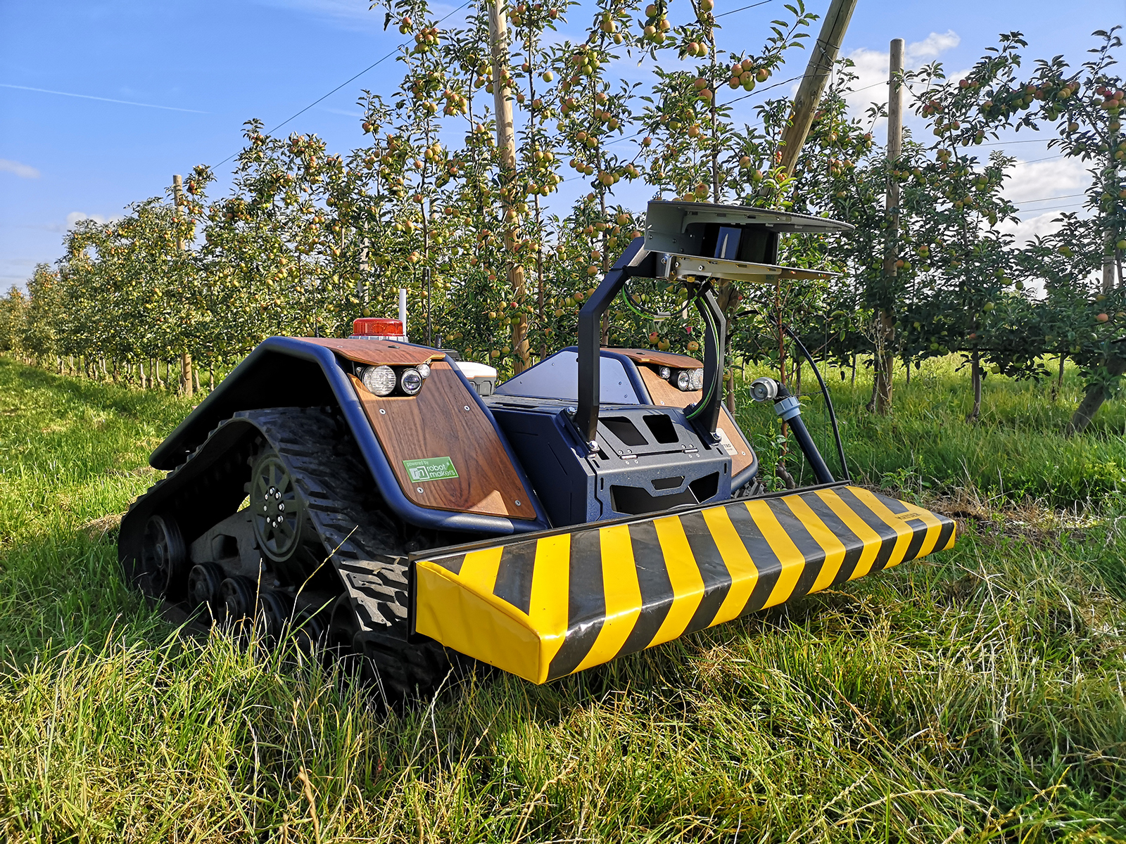 Automated data collection at an apple orchard in the Palatinate region.
