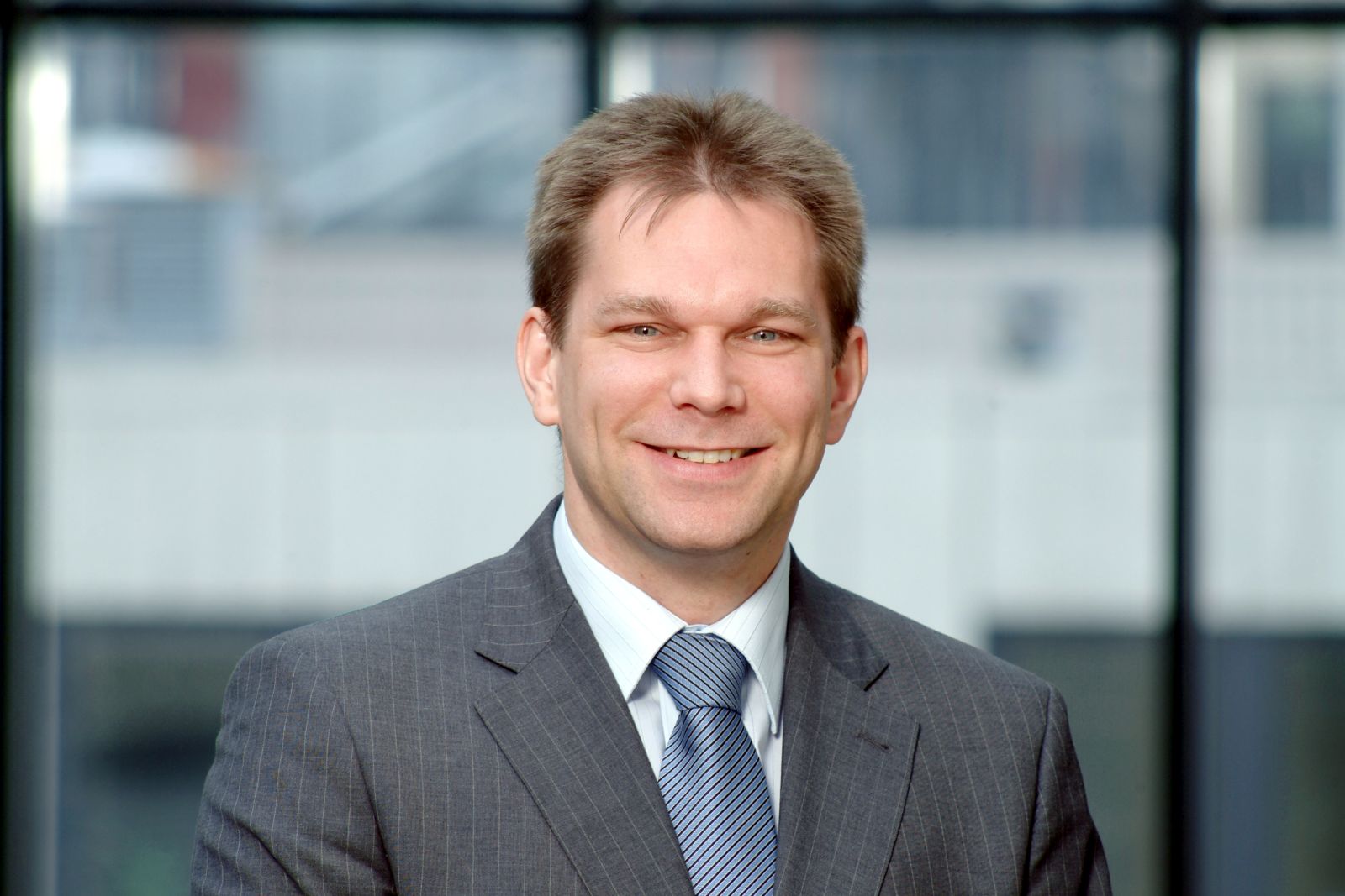 Prof. Ingomar Kelbassa will take over as director of the Fraunhofer Research Institution for Additive Manufacturing Technologies IAPT in Hamburg on April 1, 2022. He succeeds Prof. Ralf-Eckhard Beyer.