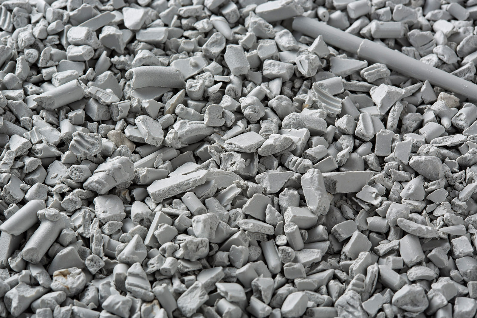 Plastic granulate from recycled plastic.