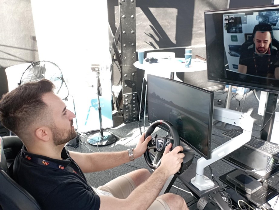 Das Fraunhofer IMS stellt auf der IAA einen Fahzeugsimulator vor, bei dem die kontaktlose Erkennung von Vitalparametern erlebbar ist. 