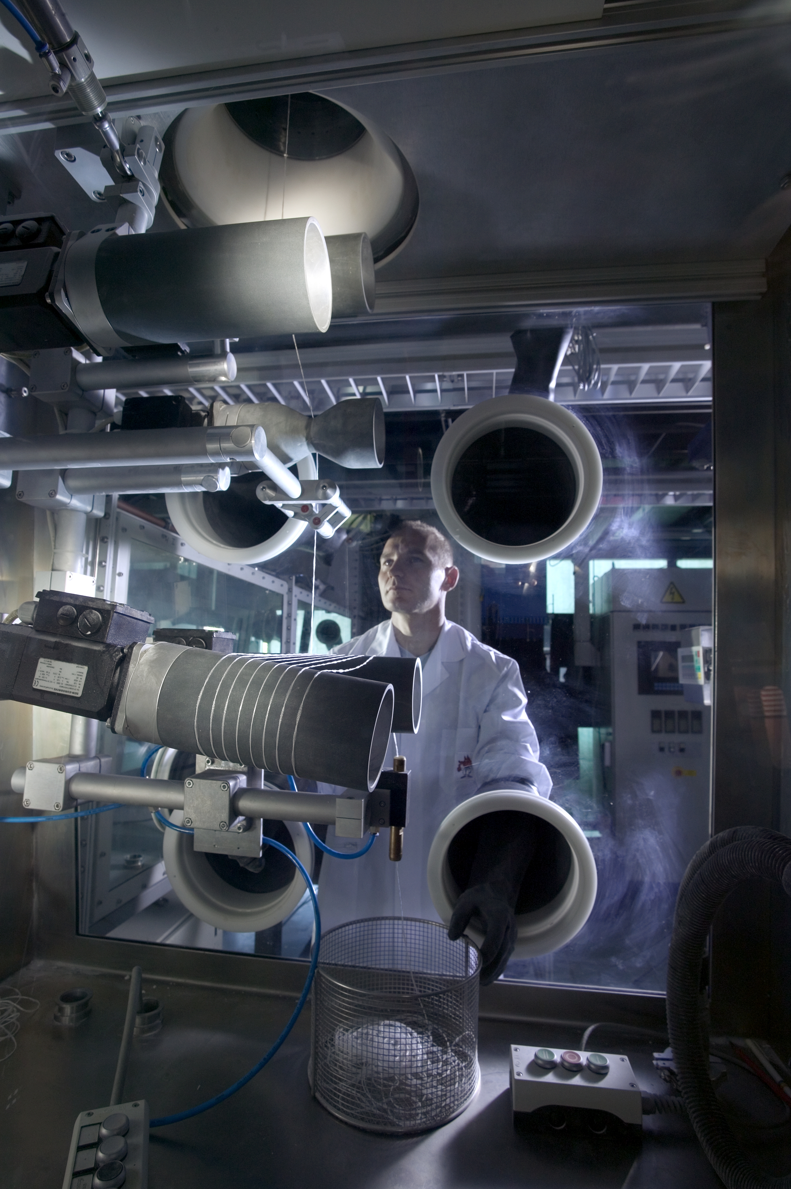 Spinnen von Oxidkeramik-Fasern im Technikumsmaßstab