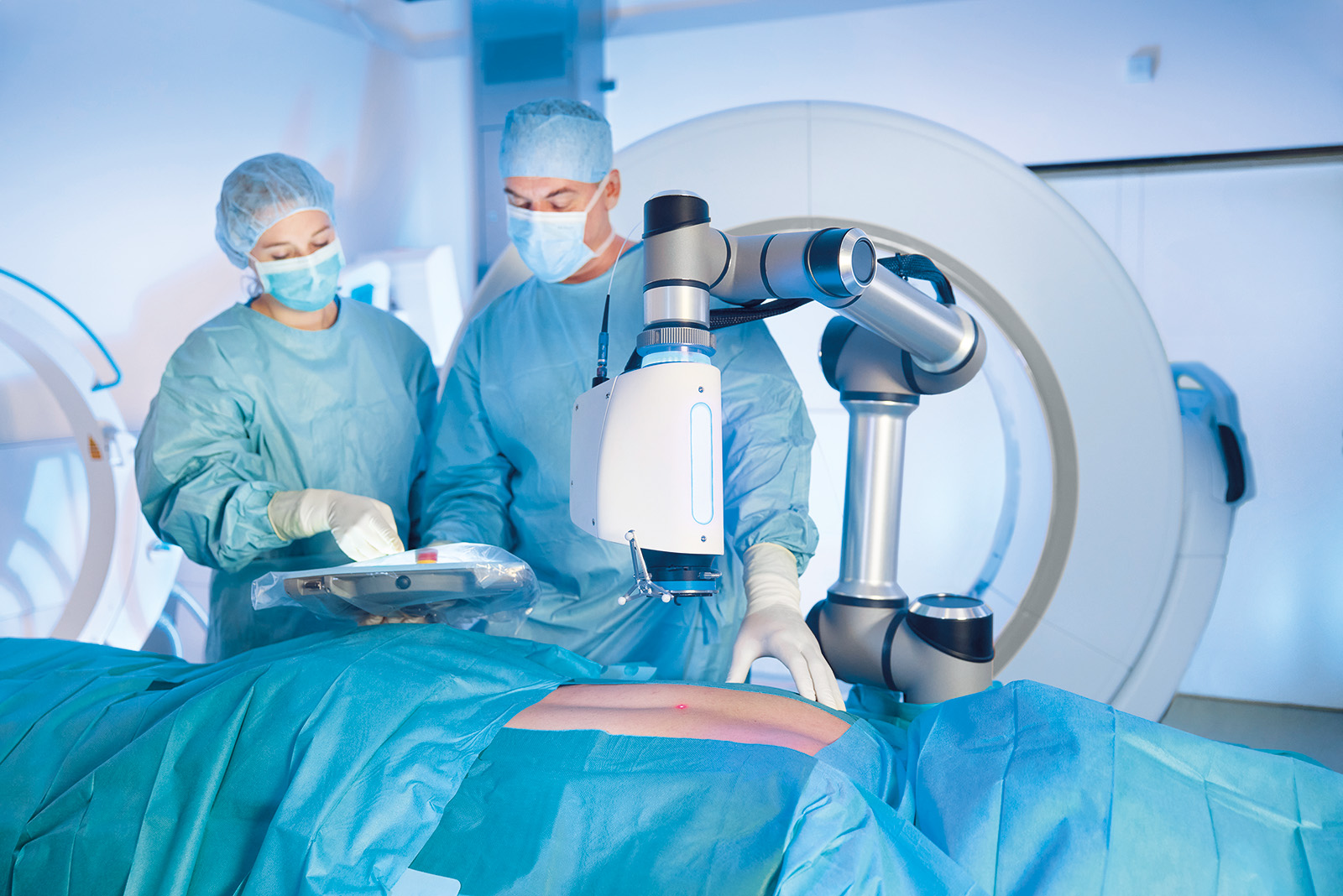Hochpräzise Laseroperationen könnten auch chirurgische Eingriffe an der Wirbelsäule in der Nähe von Risikostrukturen wie dem Rückenmark sicherer machen und die Verletzungsgefahr für die betroffenen Patienten reduzieren.