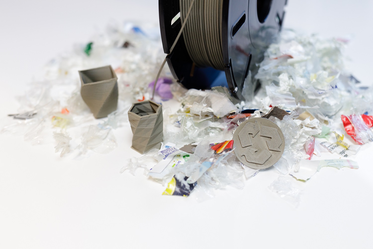 Aufbereitetes Material für die additive Fertigung: Die Post- Consumer-Abfälle werden zu Filament für den 3D-Drucker