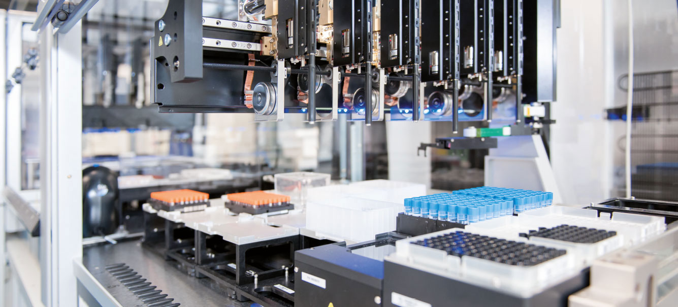 IZI: Pipetier-Roboter Fraunhofer IZI’s pipetting robots isolate RNA from tissue samples in search of new biomarkers to diagnose prostate cancer.