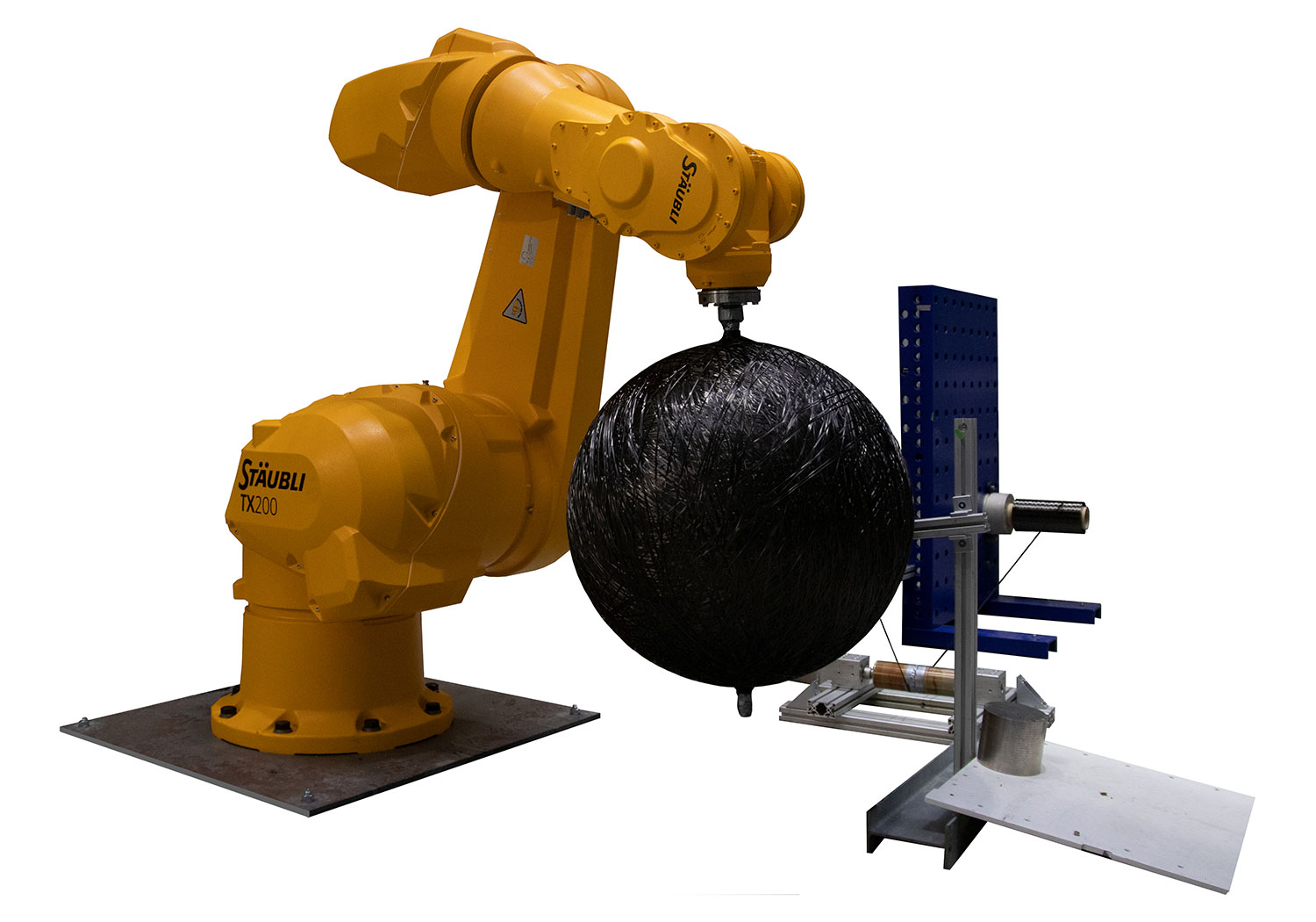 Production of an isotensoid spherical tank in the KuWaTa project.